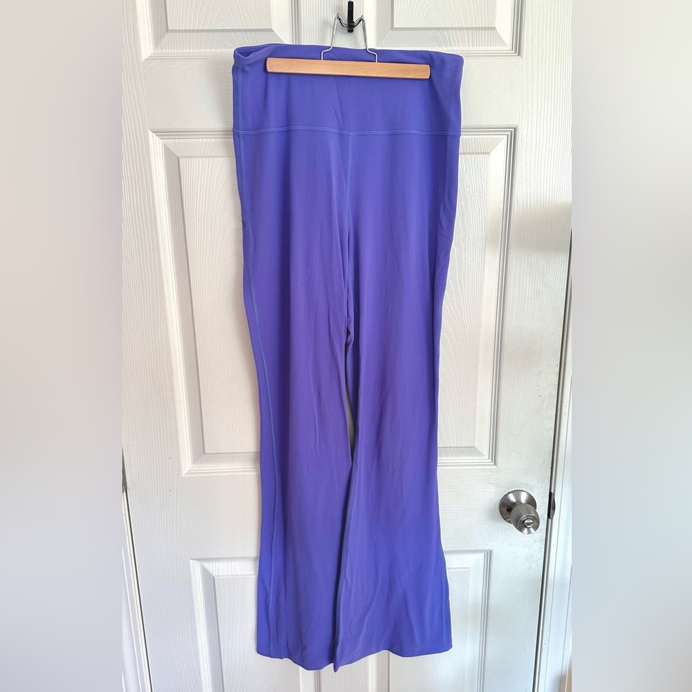 Lululemon Groove Super-High-Rise Flared Pant Nulu - Charged Indigo, size 10